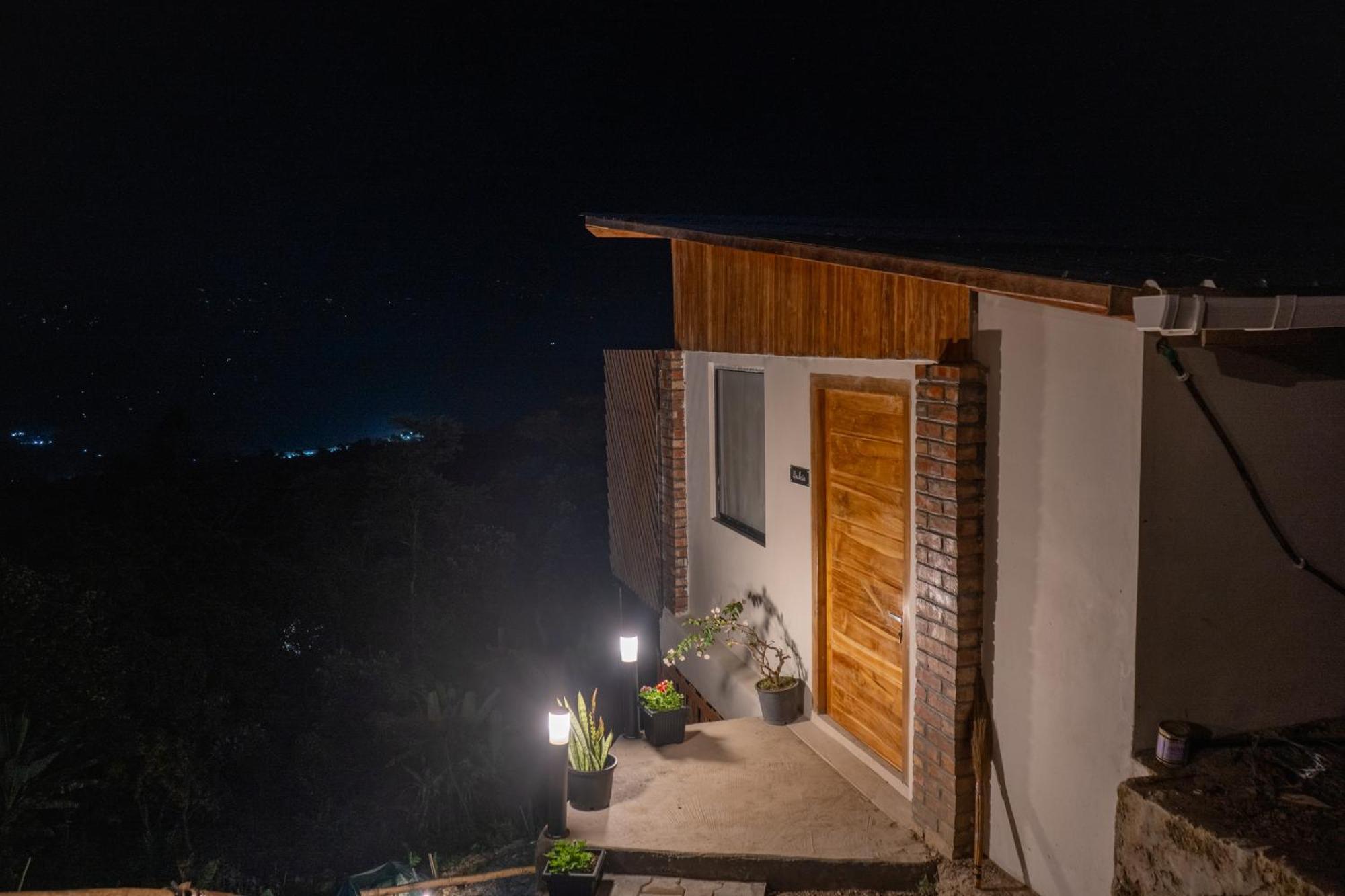 Cave Hill By Ferns Hotel Āīzawl Buitenkant foto